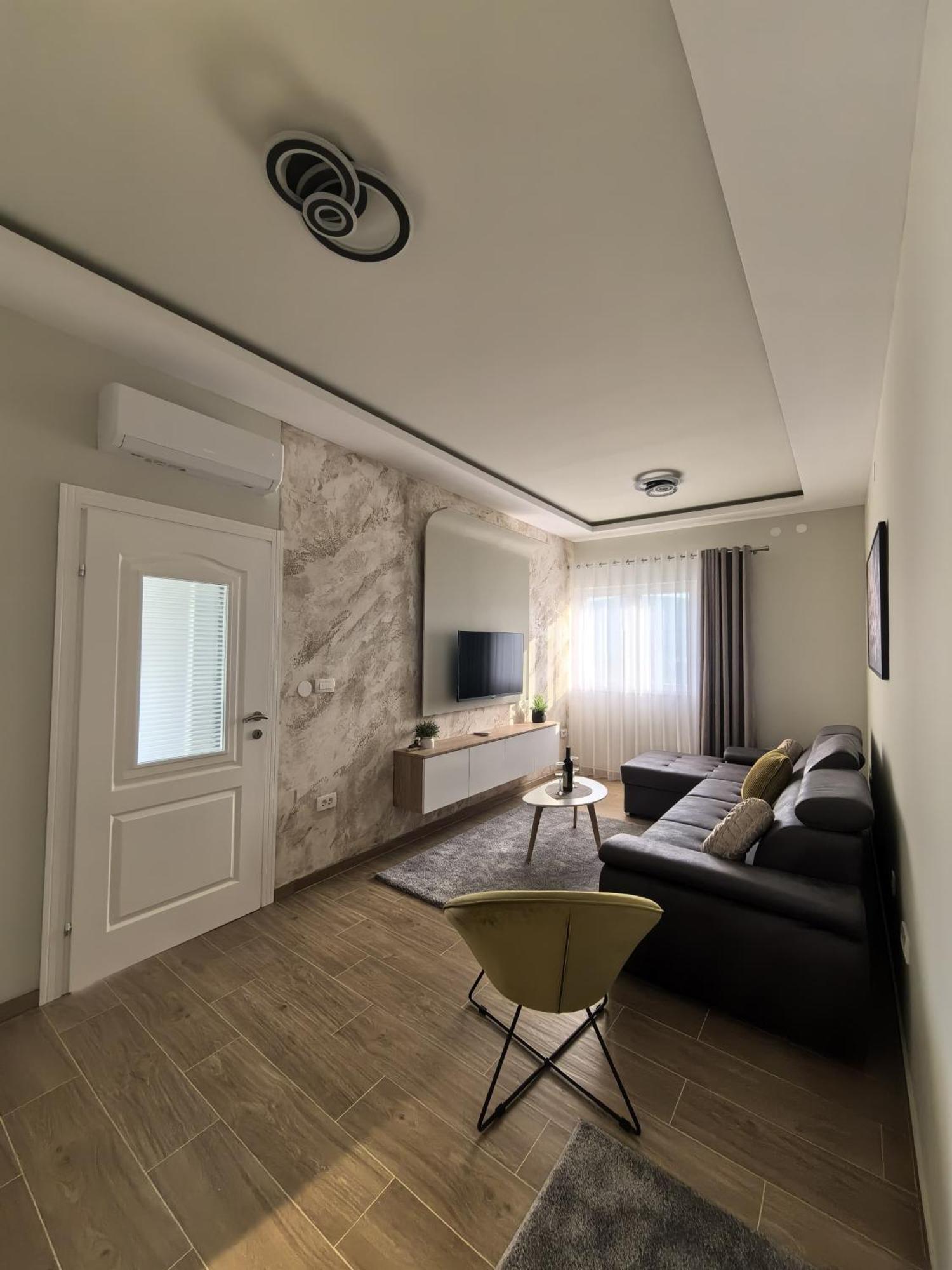 Апартаменты Sunny Hill - Parking - Fenced Garden - Luxury Loft Котор Экстерьер фото